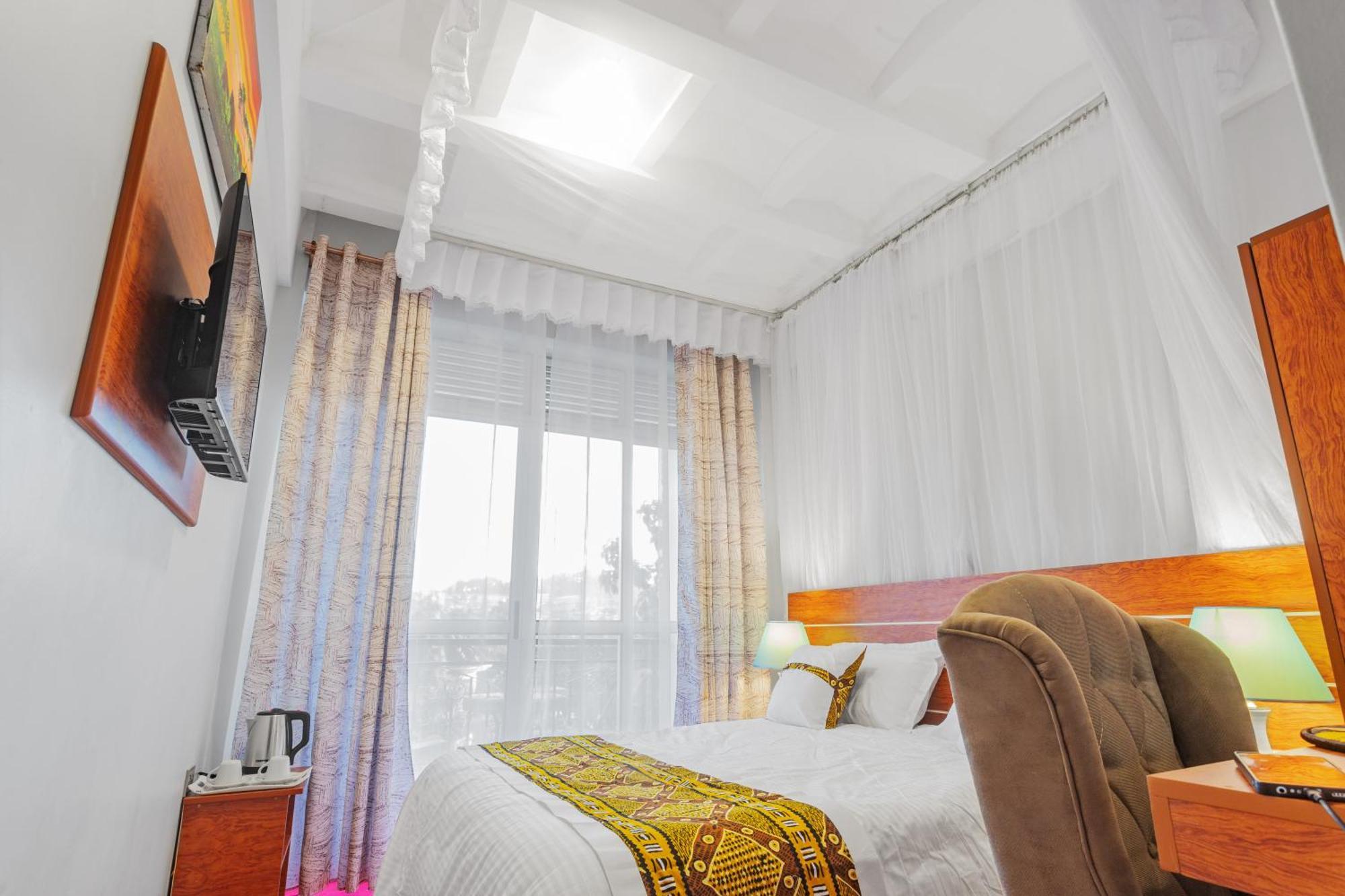 Ambrosia Heights Entebbe Hotel Kültér fotó