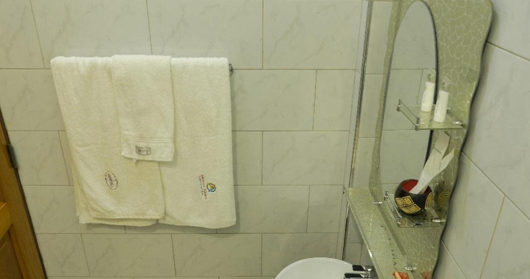 Ambrosia Heights Entebbe Hotel Kültér fotó